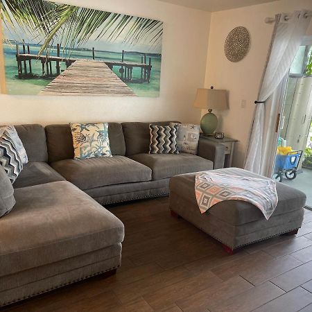 Beautiful Bright & Sparkling 2Bed 1Bath Beach Retreat - Unit 212 Cocoa Beach Buitenkant foto