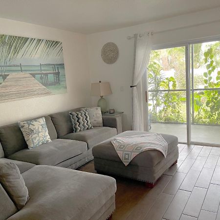 Beautiful Bright & Sparkling 2Bed 1Bath Beach Retreat - Unit 212 Cocoa Beach Buitenkant foto