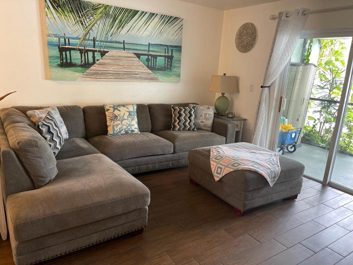 Beautiful Bright & Sparkling 2Bed 1Bath Beach Retreat - Unit 212 Cocoa Beach Buitenkant foto