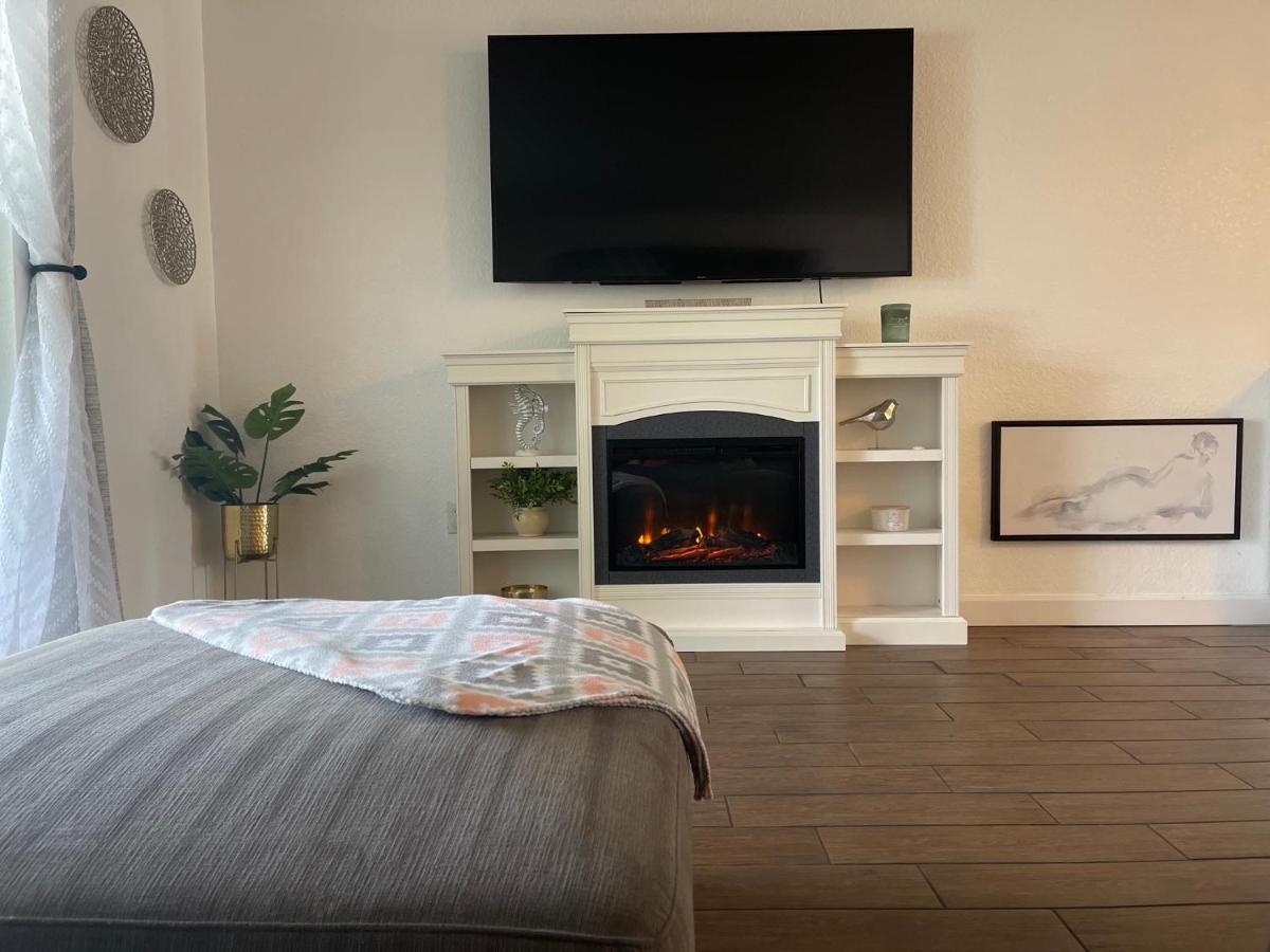 Beautiful Bright & Sparkling 2Bed 1Bath Beach Retreat - Unit 212 Cocoa Beach Buitenkant foto