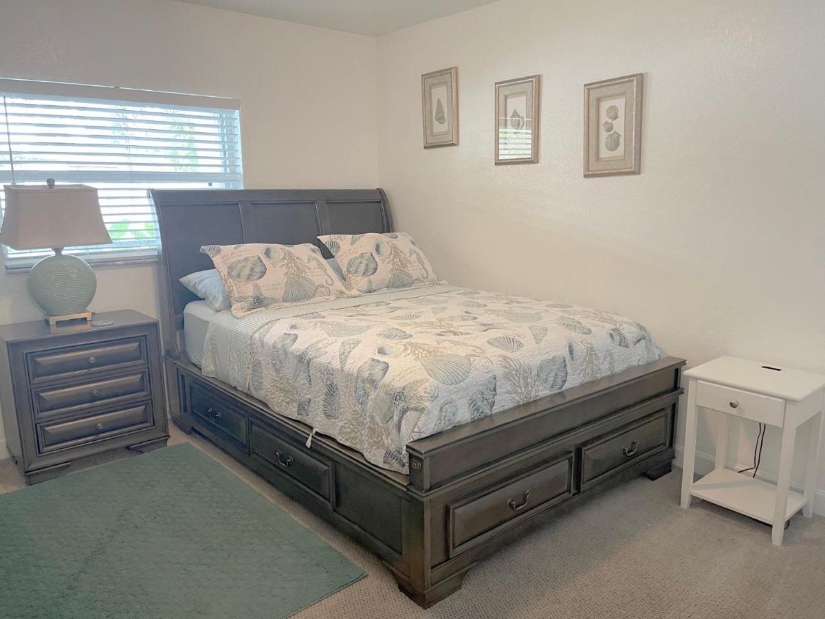 Beautiful Bright & Sparkling 2Bed 1Bath Beach Retreat - Unit 212 Cocoa Beach Buitenkant foto