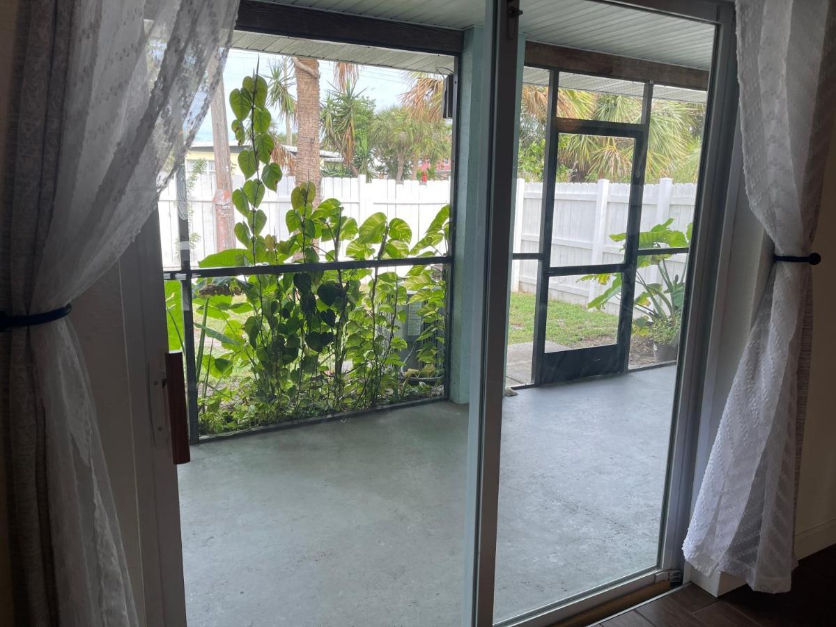 Beautiful Bright & Sparkling 2Bed 1Bath Beach Retreat - Unit 212 Cocoa Beach Buitenkant foto
