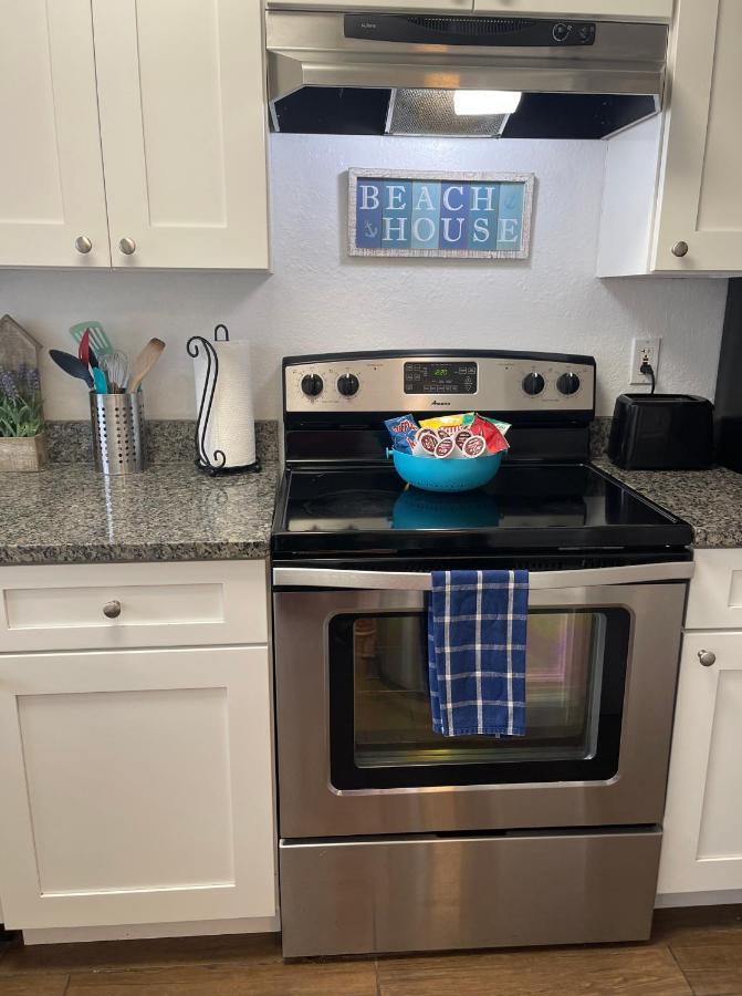Beautiful Bright & Sparkling 2Bed 1Bath Beach Retreat - Unit 212 Cocoa Beach Buitenkant foto